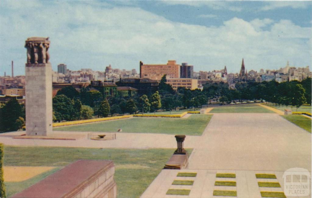 Melbourne from the Shrine of Remembrance