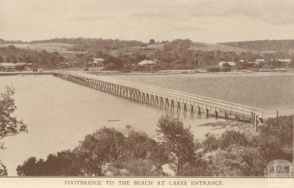 Footbridge to the beach, Lakes Entrance