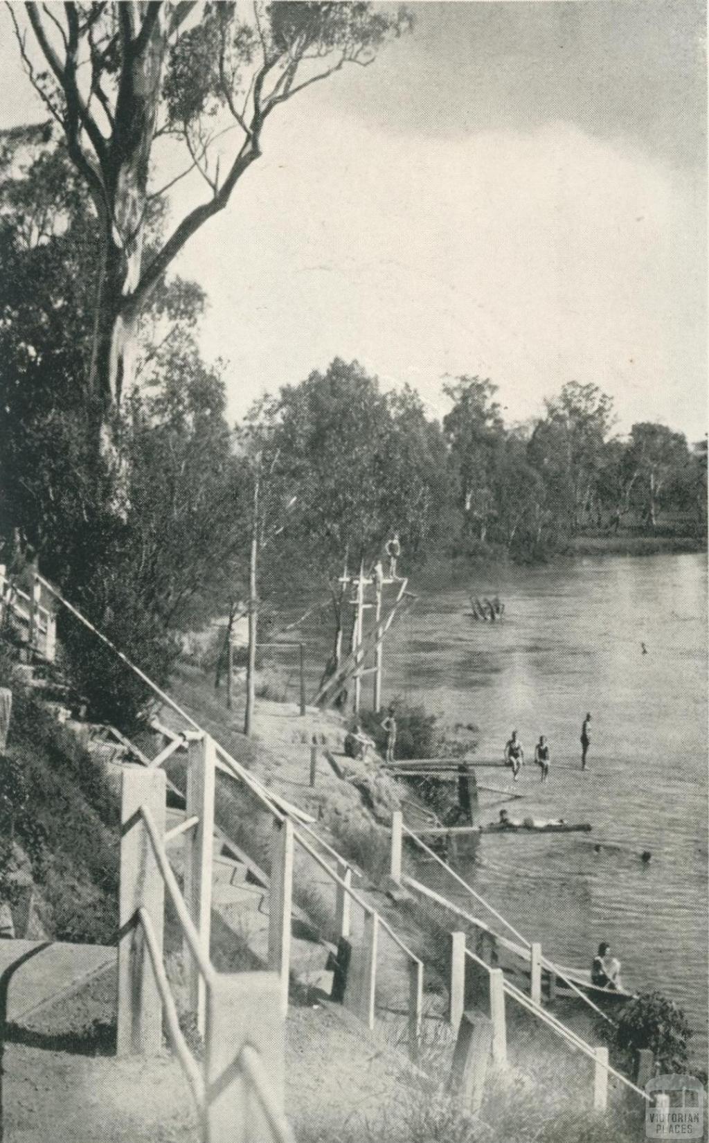 The Swimming Pool, Seymour