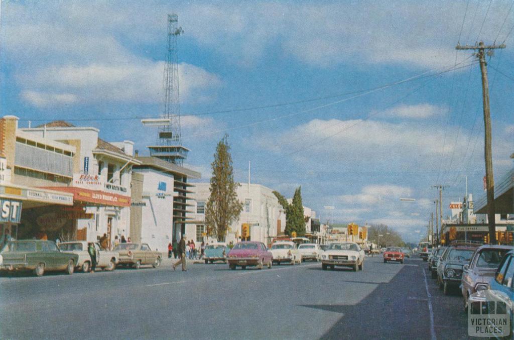 Wyndham Street, showing the Tourist Tower, Shepparton