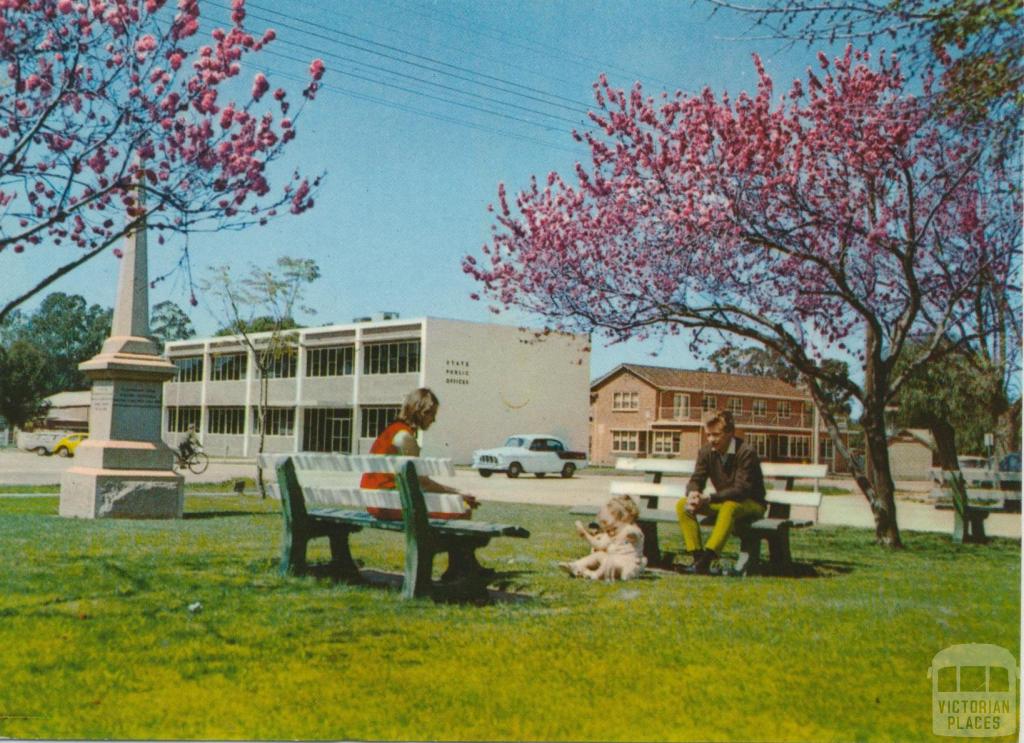 State Public Offices and Centre Street Gardens, Swan Hill