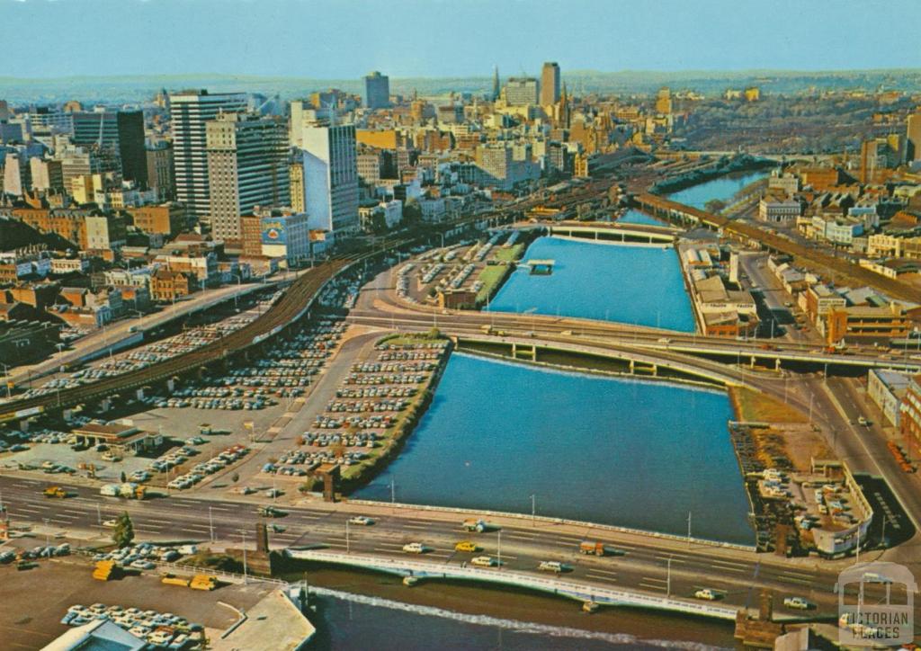 City skyline and Yarra River, Melbourne